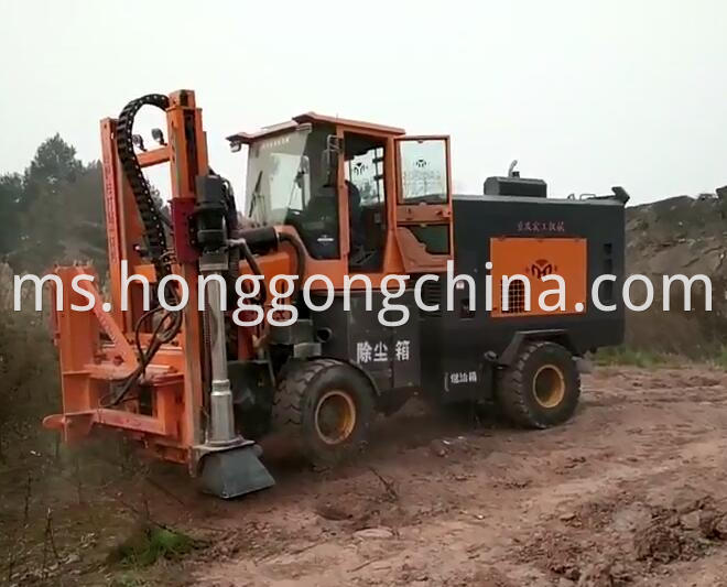 Hole Drilling with Dedusting System Machine